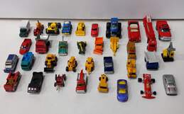Bundle of Assorted Die Cast Cars & Trucks