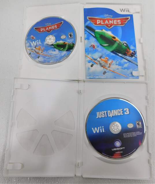 Nintendo Wii with 2 Games Disney Planes image number 3