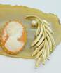 VNTG Lee Co Gold tone Faux Pearl & Faux Cameo Costume Jewelry image number 2