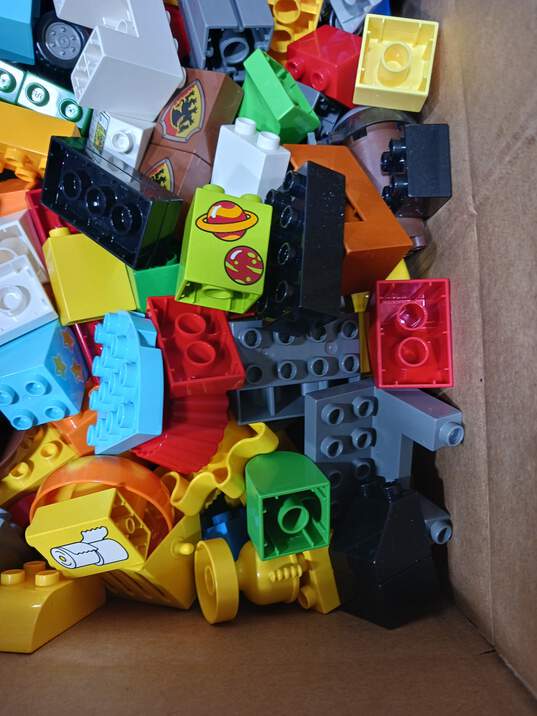 Lot of 5lbs of Assorted Building Blocks image number 6