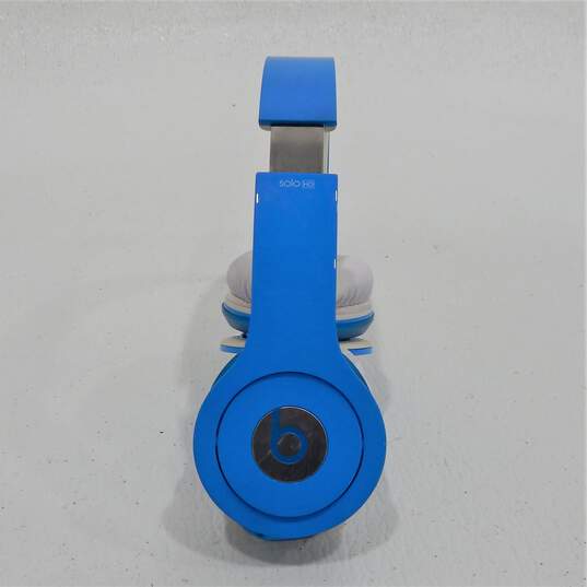 Tested Working Beats Solo HD Blue & White Over Ear Headphones W/ Case image number 4