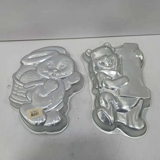 Pair of Metal Cake Pans image number 3