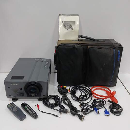 Polaroid LCD Projector 110 w/ Accessories image number 1