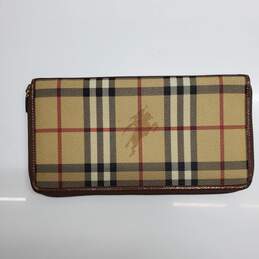 AUTHENTICATED BURBERRY CHECK PATTERN LARGE ZIP AROUND CLUTCH WALLET 9.5x5
