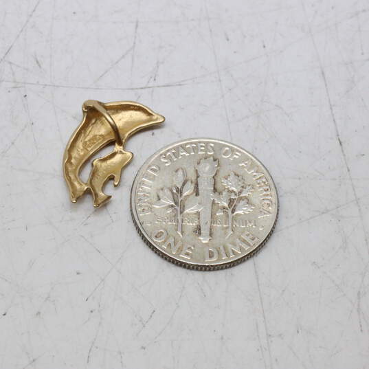 14K Yellow Gold Mother & Baby Dolphin Pendant - 0.9g image number 3
