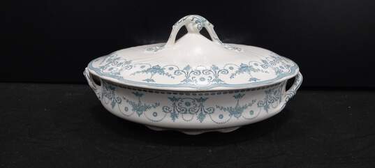 Royal Doulton Ceramic Blue and White Josephine Gravy Boat w/Lid image number 1