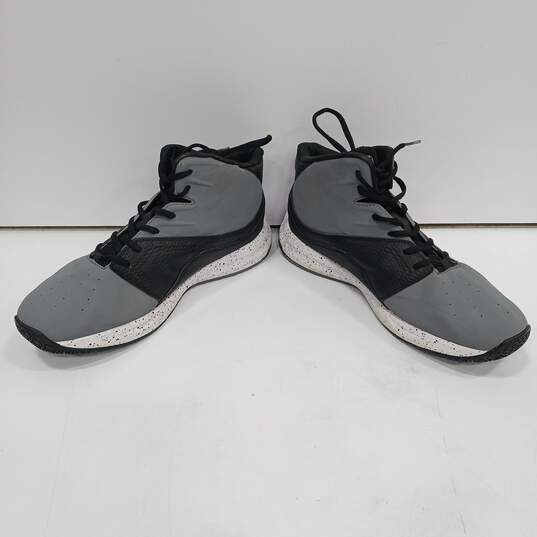 Men's Gray Breakaway Shoes Size 11 image number 2