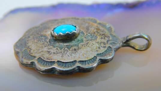Artisan 925 Southwestern Turquoise Cabochon Stamped Scalloped Oval Pendant 2.6g image number 2