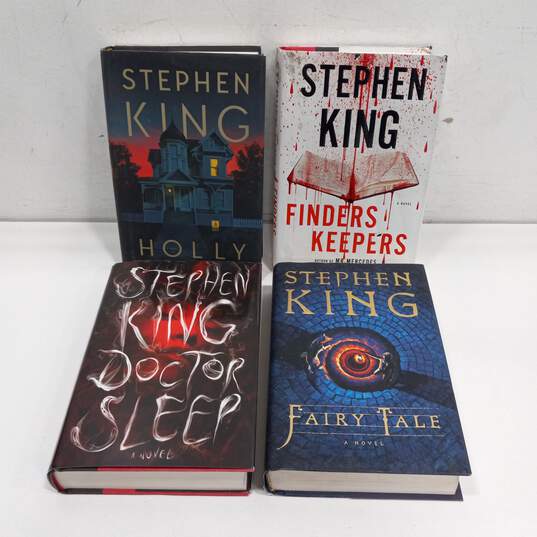 Bundle of 4 Assorted 1st Edition Stephen King Novels image number 1