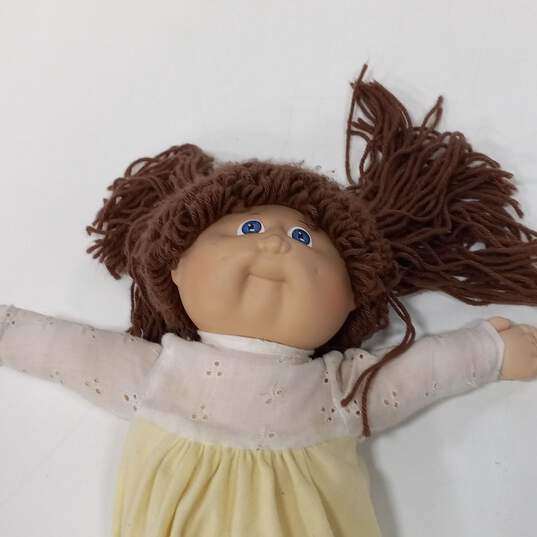 Pair of Cabbage Patch Dolls image number 2