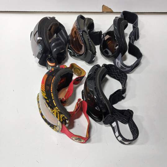 Bundle of 5 Assorted Skiing and Snowboarding Goggles image number 3
