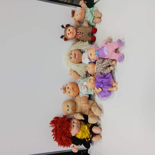Lot of 9 Assorted Cabbage Patch Dolls image number 1