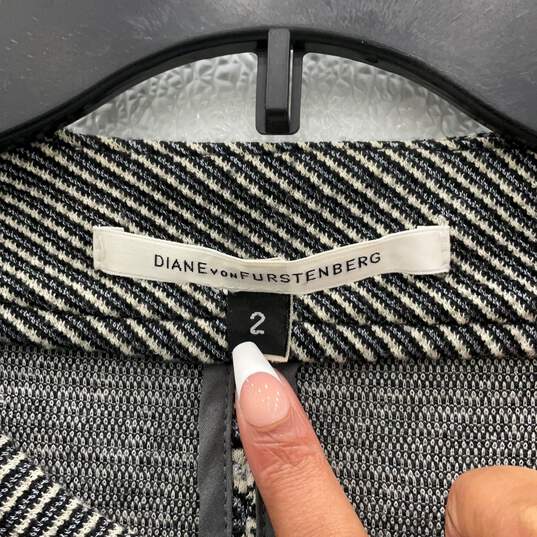 Diane Von Furstenberg Womens Multicolor Knitted Four Button Blazer Size 2 W/ COA image number 2