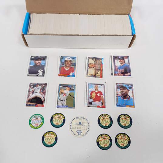 1992 Topps Baseball Sports Trading Cards Bundle image number 4