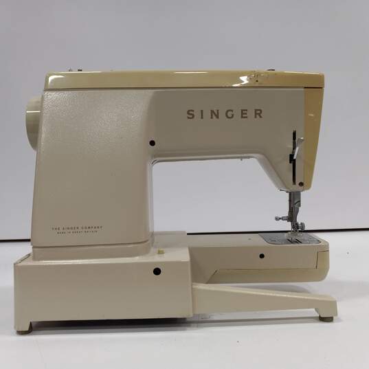 Vintage Singer Stylist 534 Machine w/Pedal image number 3