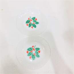 Vintage Termocrisa Crisa Christmas Holly Berry Milk Glass Salad Plates Set of 4 alternative image