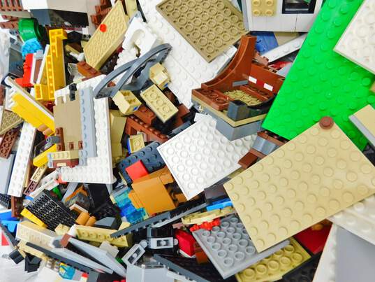 11.0 LBS Assorted LEGO Creator Expert Bulk Box image number 2