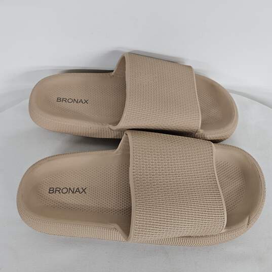 BRONAX Pillow Slippers image number 2
