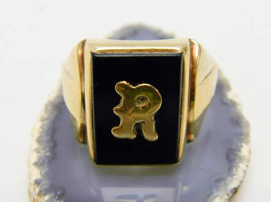 Vintage 9K Yellow Gold R Initial Onyx Statement Ring 5.3g image number 1