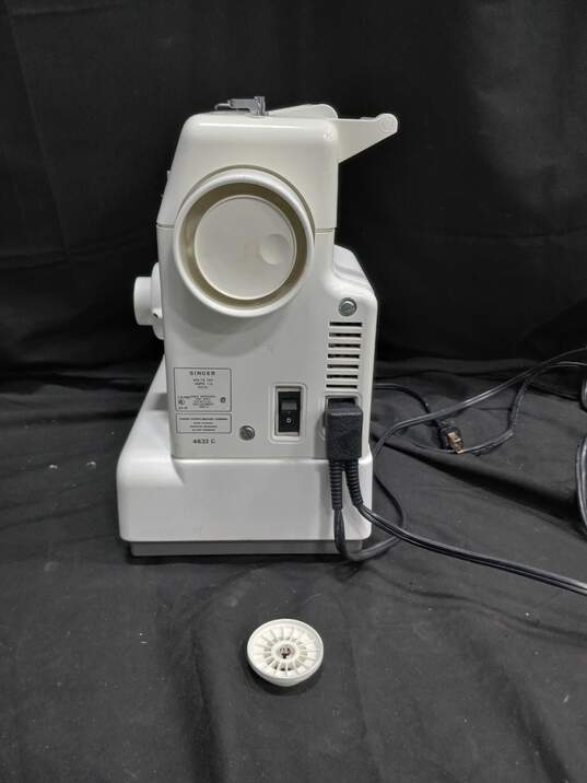 Singer 4832C Electronic Control Sewing Machine W/Pedal, Case image number 3