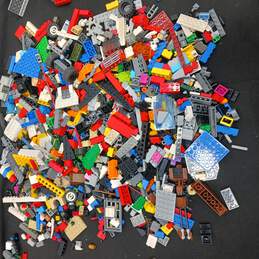 6 lb Lot of Assorted Lego Building Bricks alternative image