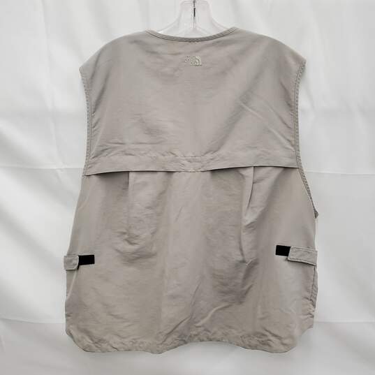 VTG The North Face MN's Nylon Tekware Light Gray Vest Size XL image number 2