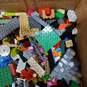 8lbs of Assorted Lego Building Blocks image number 3