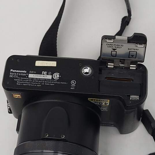 Panasonic DMC-FZ10 DSLR image number 3