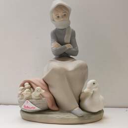 Lladro Porcelain Art Sculpture  Figurine Girl with Duck