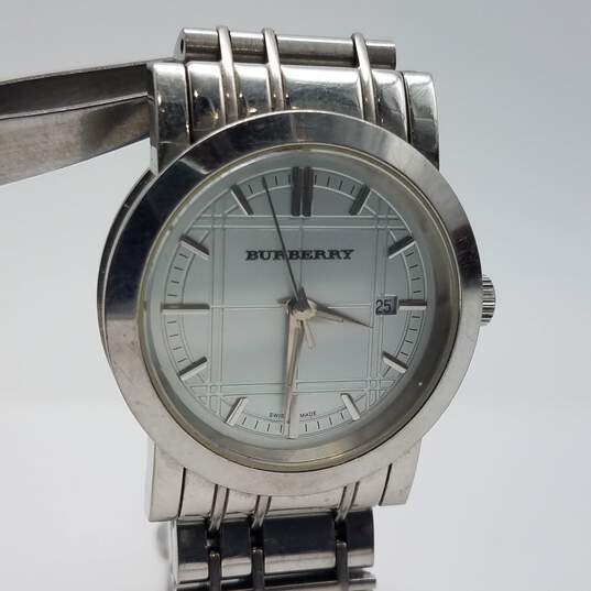 Burberry Swiss 12242 27mm Silver Analog Date Watch 66g image number 1