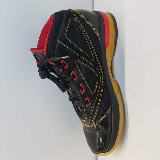 Nike Air Jordan Team 16.5 Sneaker Men's Size 8 Black/Red AUTHENTICATED image number 2