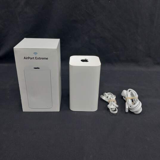 Apple Airport Extreme Wireless Router Model A1521 image number 1
