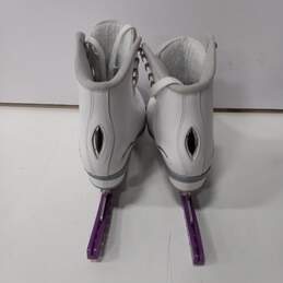 Pair of Jackson White Leather Ice Skates Size 7 alternative image