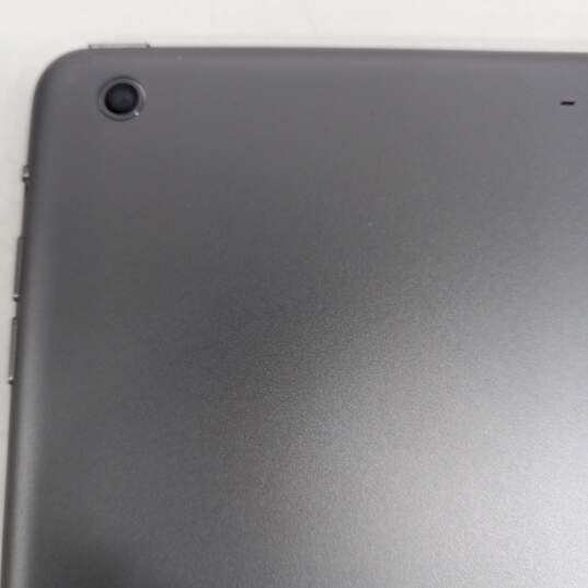 Gray 9in Apple Ipad w/ Navy Blue Case image number 5