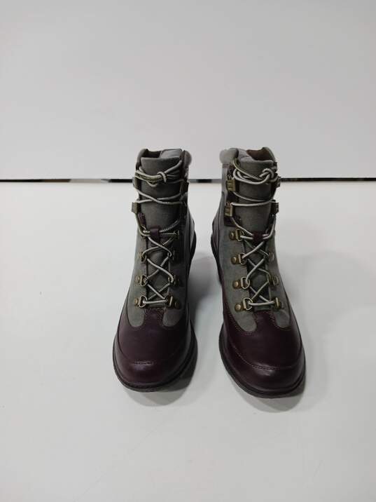 Timberland Hiking Boots Ladies Sz 9 image number 2
