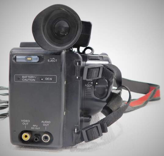 1987 Sony CCD-V5 VCR Camcorder with Manual & Case image number 10