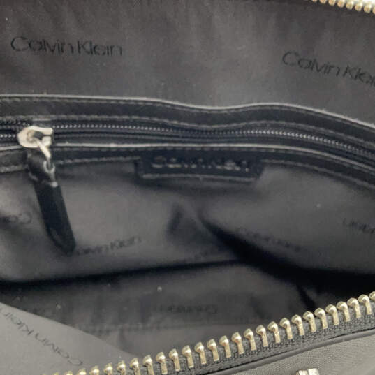 Womens Black Leather Inner Pocket Adjustable Strap Zipper Crossbody Bag image number 6