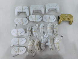 10 Nintendo Wii Nunchuck Controllers + 10 Wii Classic/ Pro Controllers