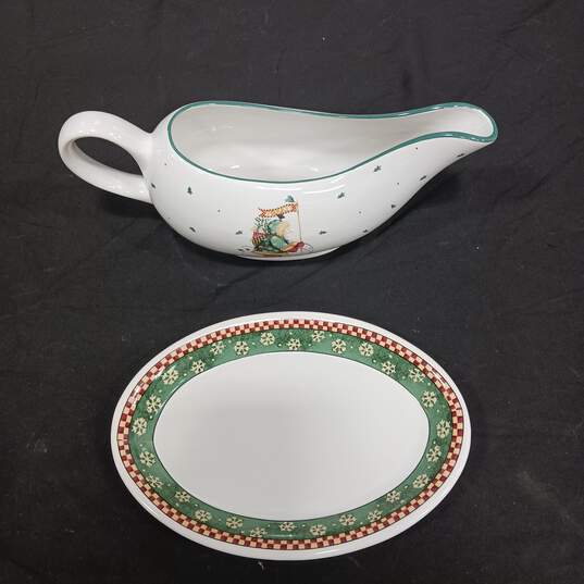 Debbie Mumm Sledding Characters Gravy Boat with Saucer IOB image number 3