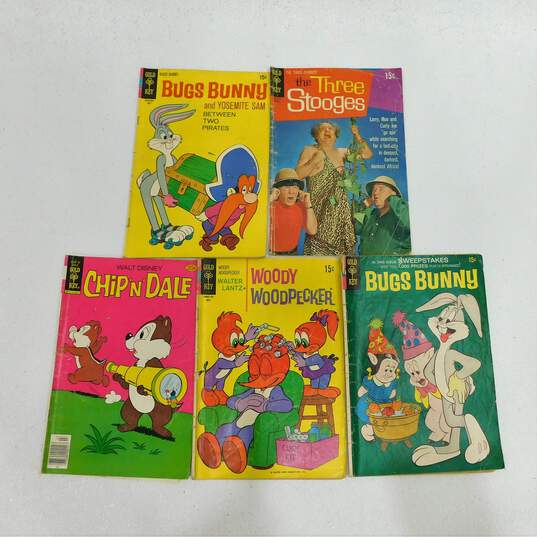 Gold Key Bronze Age Comic Lot: Bugs Bunny, Uncle Scrooge, & More image number 4