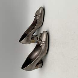 J. Renee Womens Silver Bow Round Toe Slip On Pump Heels Size 6.5 M