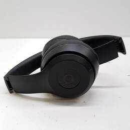 Dr.Dre Beats Solo Black Wireless Headphones alternative image
