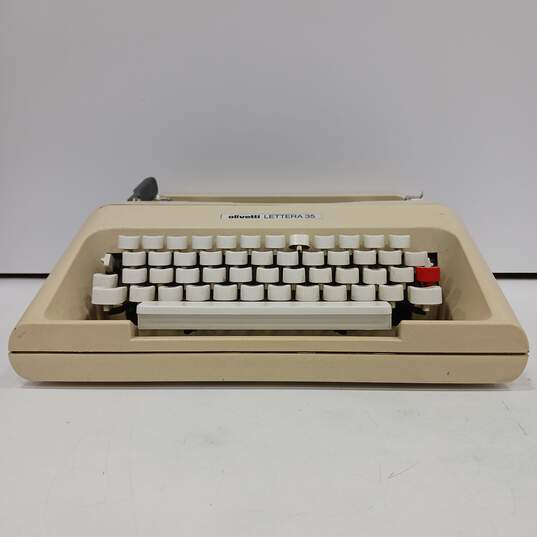 Vintage Olivetti Beige Lettera 35 Typewriter image number 1