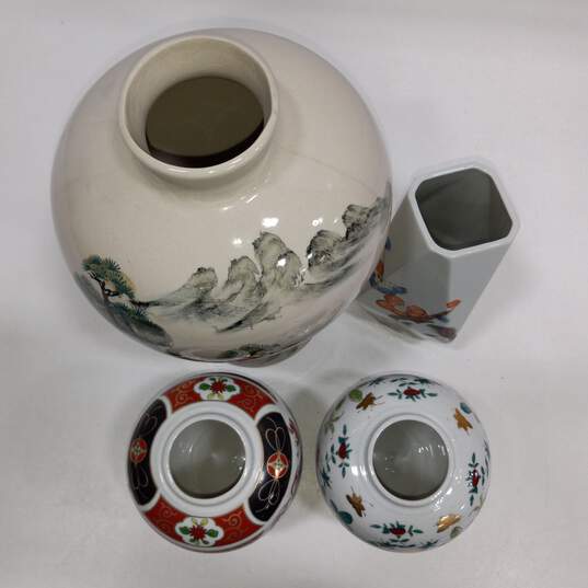 Bundle of 4 Assorted Porcelain Vases image number 6