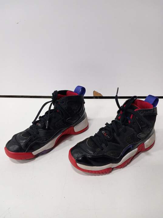 Jordan Sneakers Size 7.5 image number 1