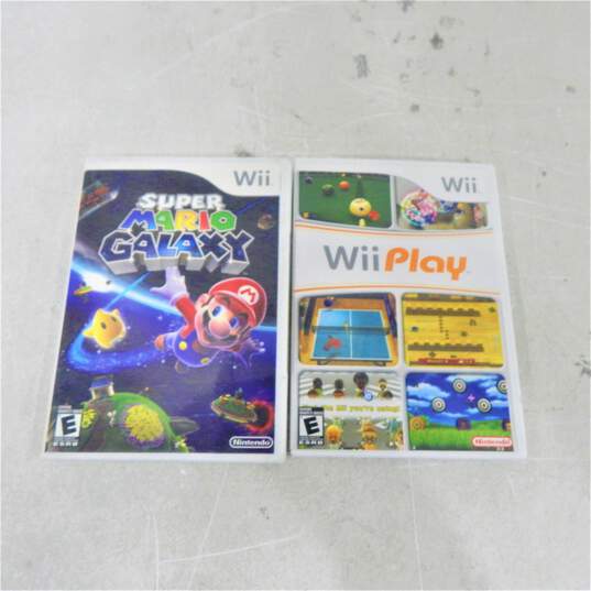 Nintendo Wii W/ 4 Controllers Super Mario Galaxy image number 7