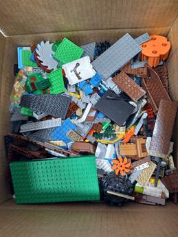 9.0 Pounds Of Assorted Lego Bricks & Pieces