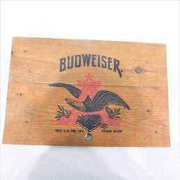 VNTG Anheuser Busch Budweiser Beer Wood Crate Box w/ Bottle Cap Checker Game Lid alternative image
