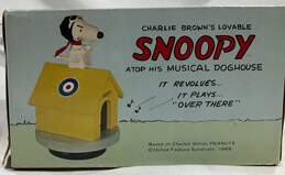Snoopy Musical Doghouse Vintage