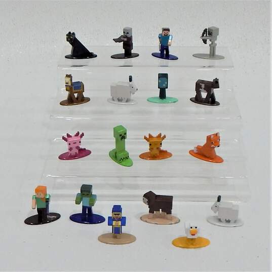Minecraft Caves and Cliffs 18-Pack Series 8 Die-cast Figures image number 1
